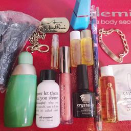 includes some eden perfume decleor oils new studio lipgloss eyeliner hair grips etc. loulou mini is empty x

Collect from Huddersfield HD1.

🤗