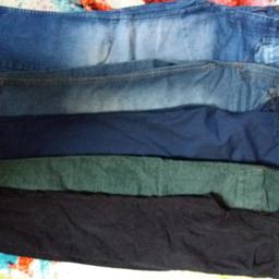 2 Jeans
1 Anzughose NEXT dunkelblau
1 Hose grüner Stoff
1 Hose schwarz