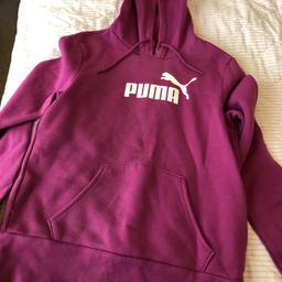 Ladies Puma hoodie
Size M (12)
Excellent condition
Willing to post