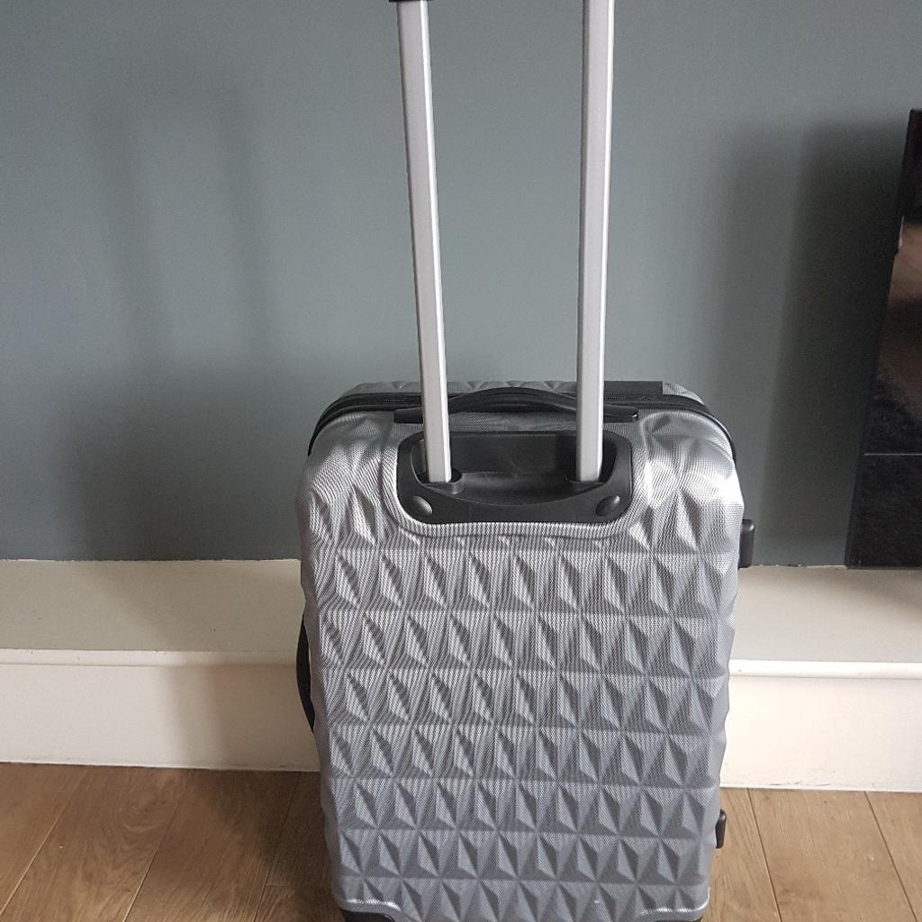 Primark Suitcase in BD18 Bradford für 25,00 £ zum Verkauf Shpock DE