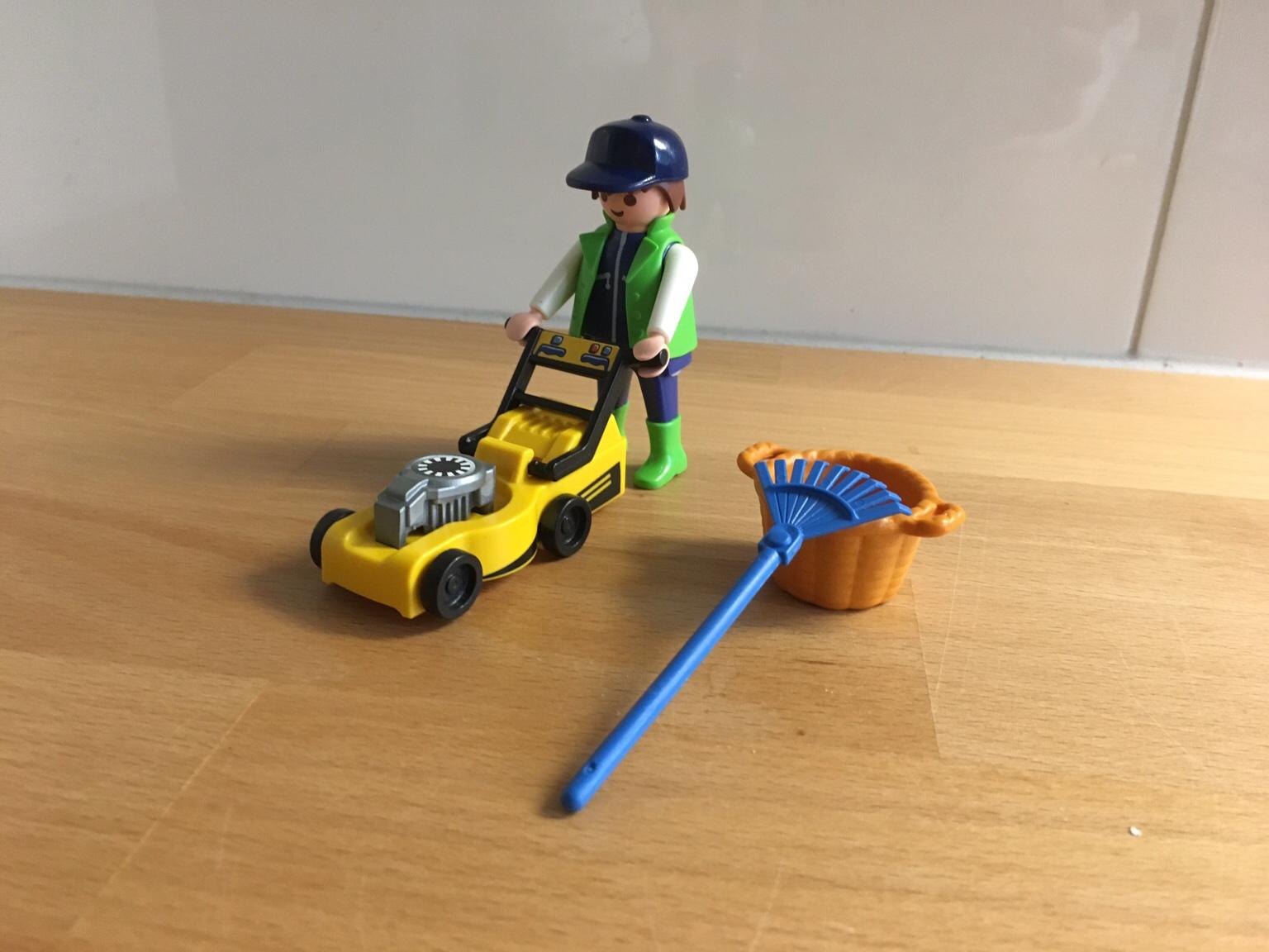 Playmobil Gärtner mit Rasenmäher in 19055 Schwerin for €4.00 for sale