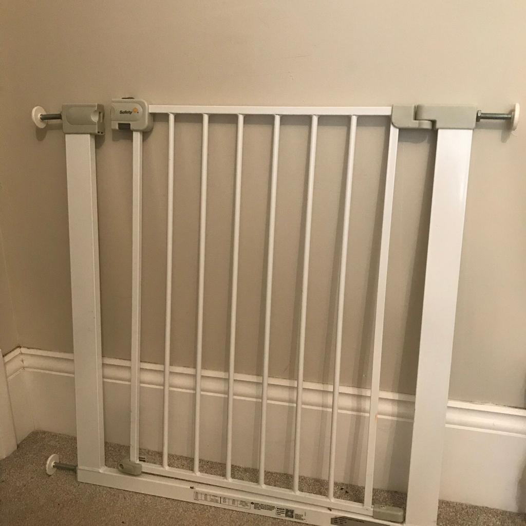 Safety First pressure stair gate in PE9 Kesteven for £10.00 for sale