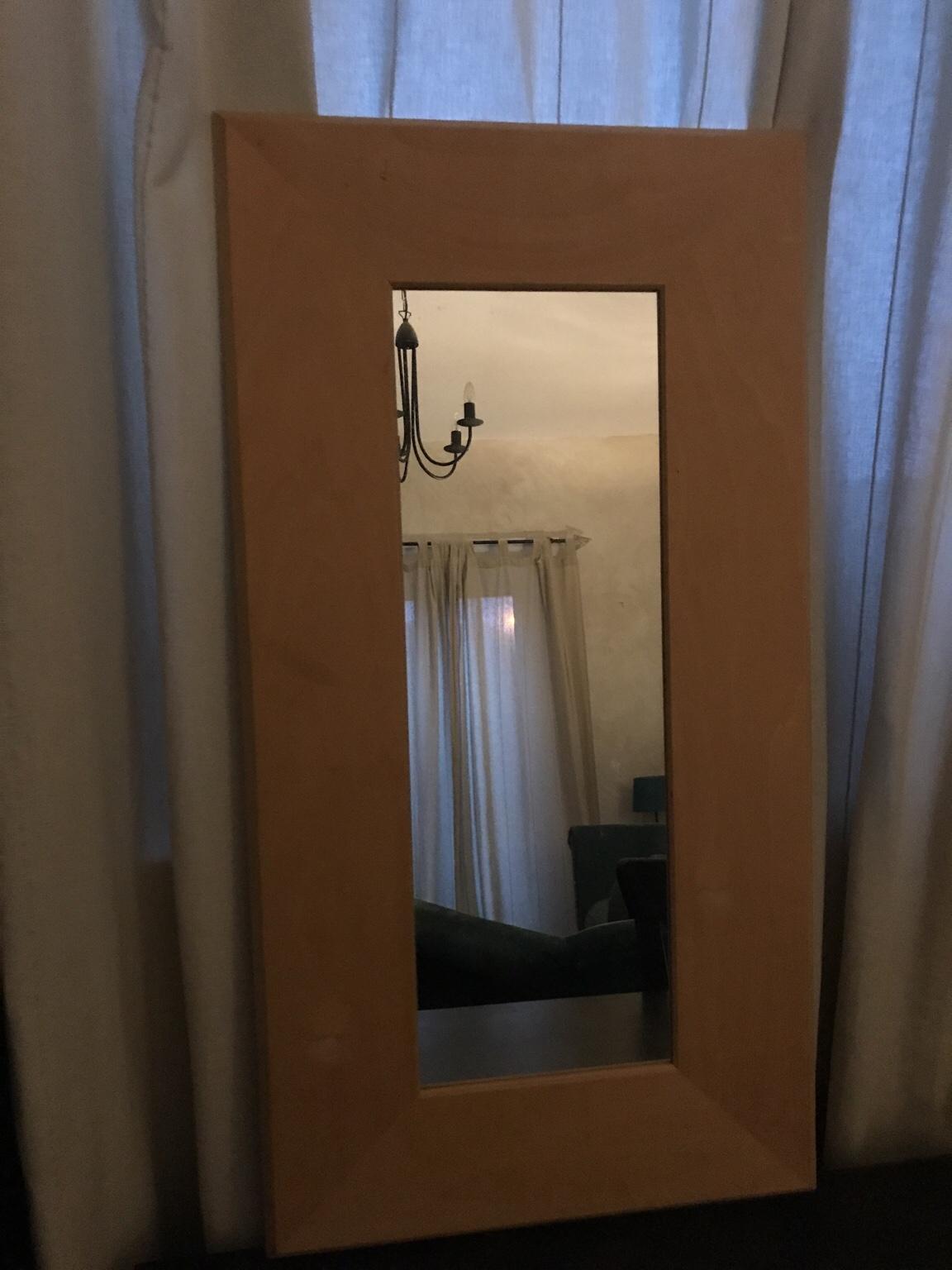 Ikea mirror with wooden frame in B50Avon für 5,00 £ zum Verkauf
