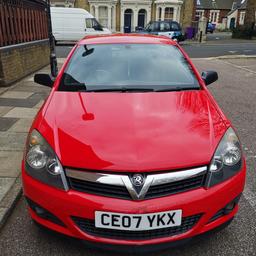1.6 Petrol

Electric windows

Power steering

Alloy wheels

Vauxhall Booklet included

Spare wheel

Universal locking wheel nut fitted.

1 key

4 Good tyres

New Brake Pads fitted

MOT: 18 September 2019







Also comes with original head unit.