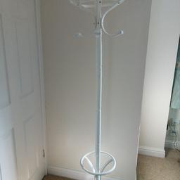 It's a coat stand, hardly used as per picture.
buyer collects