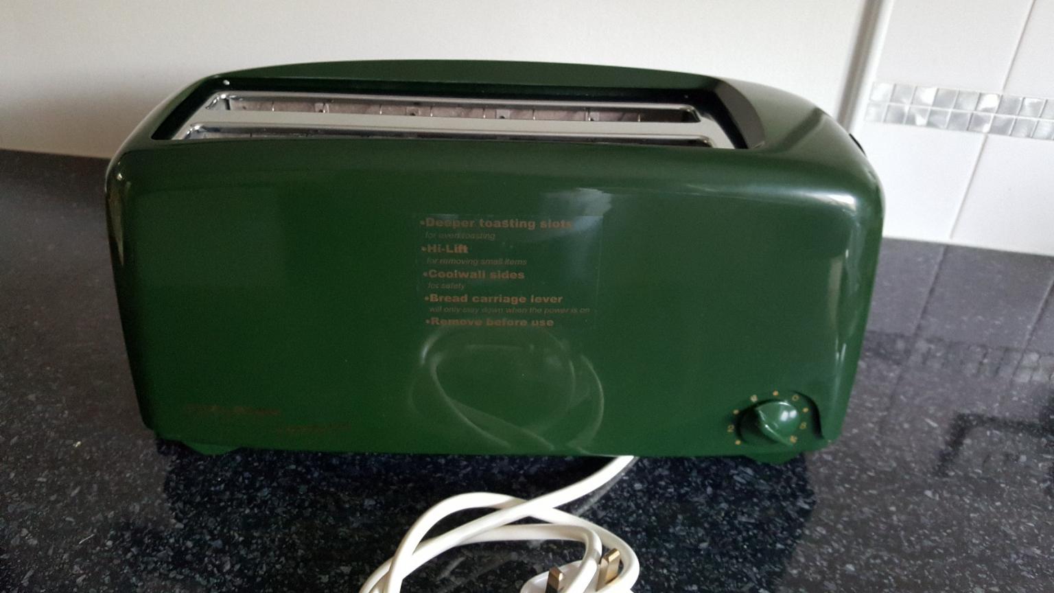 NEW MORPHY RICHARDS TOASTER in SS13 Basildon for £5.00 for sale Shpock