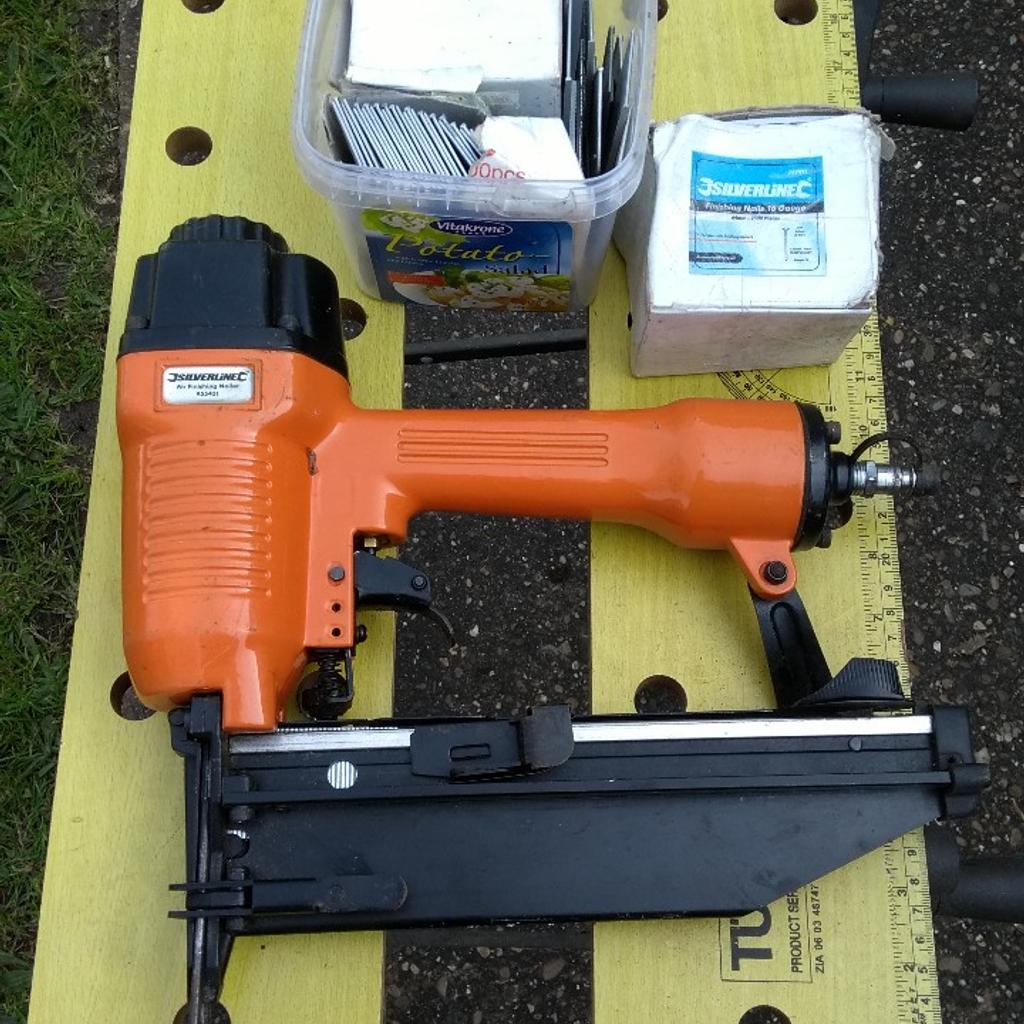 silverline air brad nailer and nails in LN11 Lindsey für £ 20,00 zum