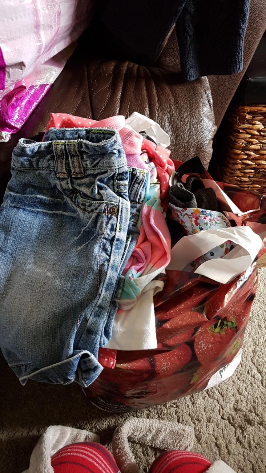 Bag of girls clothes in WS10 Sandwell für 5,00 £ zum Verkauf | Shpock DE