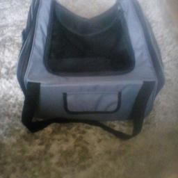 Has new
no longer needed
suit small / medium dog
folds flat for easy storage
comes with a little storage bag