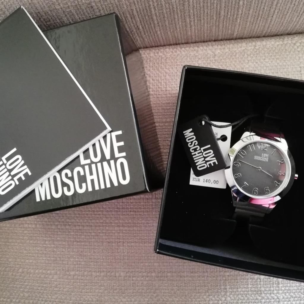 Orologio on sale love moschino