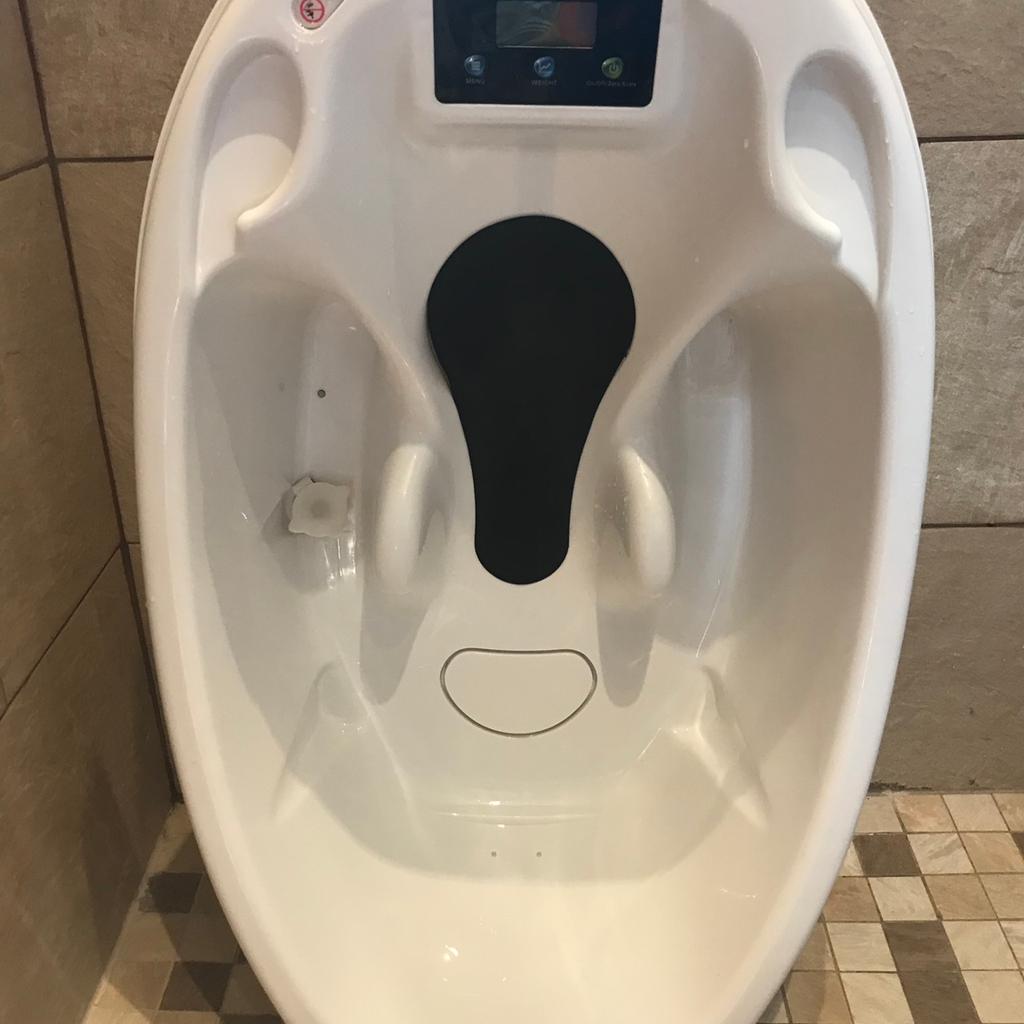 Aqua Scale baby bath with stand in Pendle für £ 15,00 zum Verkauf ...