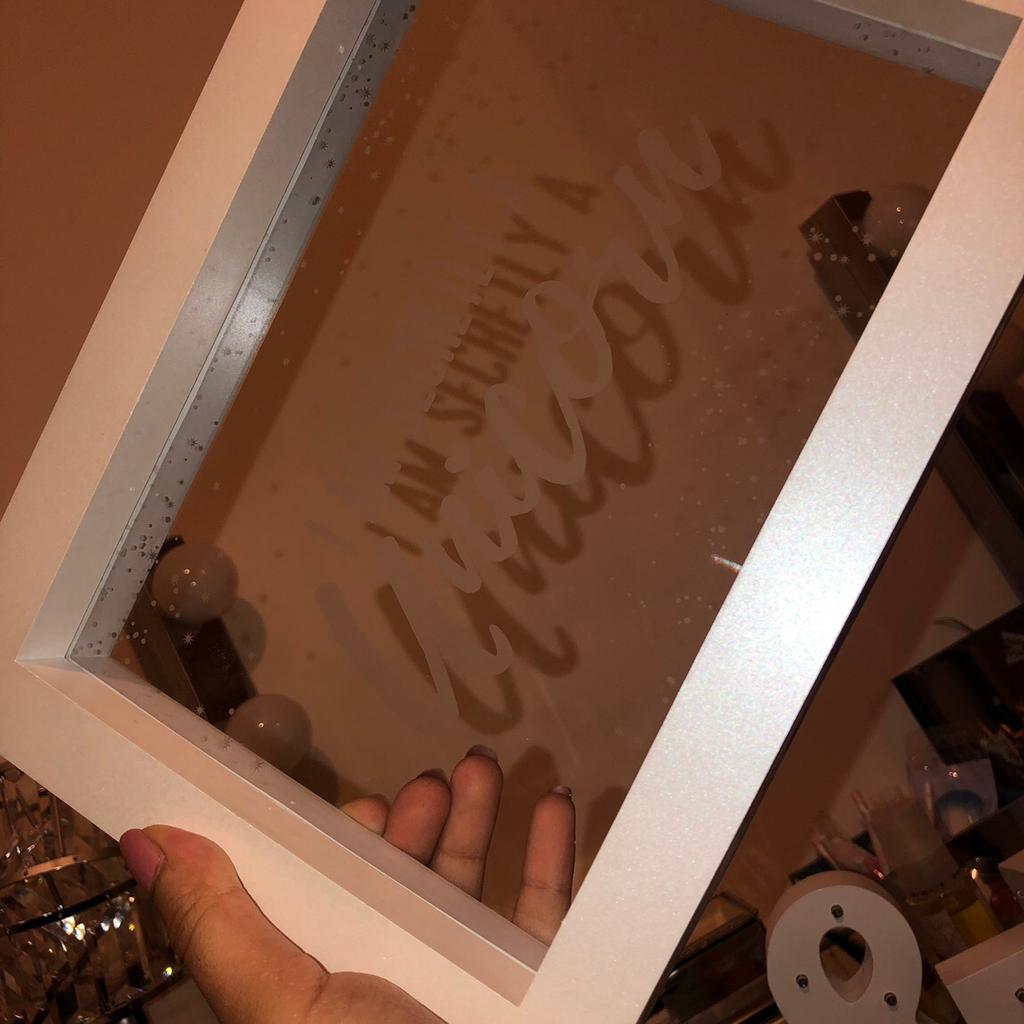 Stunning LED light up frame in SW6 London für 30,00 £ zum Verkauf ...