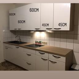 Küche mit 2 blöcke zu Verkaufen
3 Jahre alt
Spühlmaschine neu (1 monat alt). 
Bei weiteren Bildern bitte Anfragen