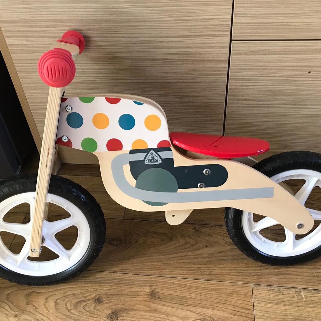 Elc wooden balance deals bike