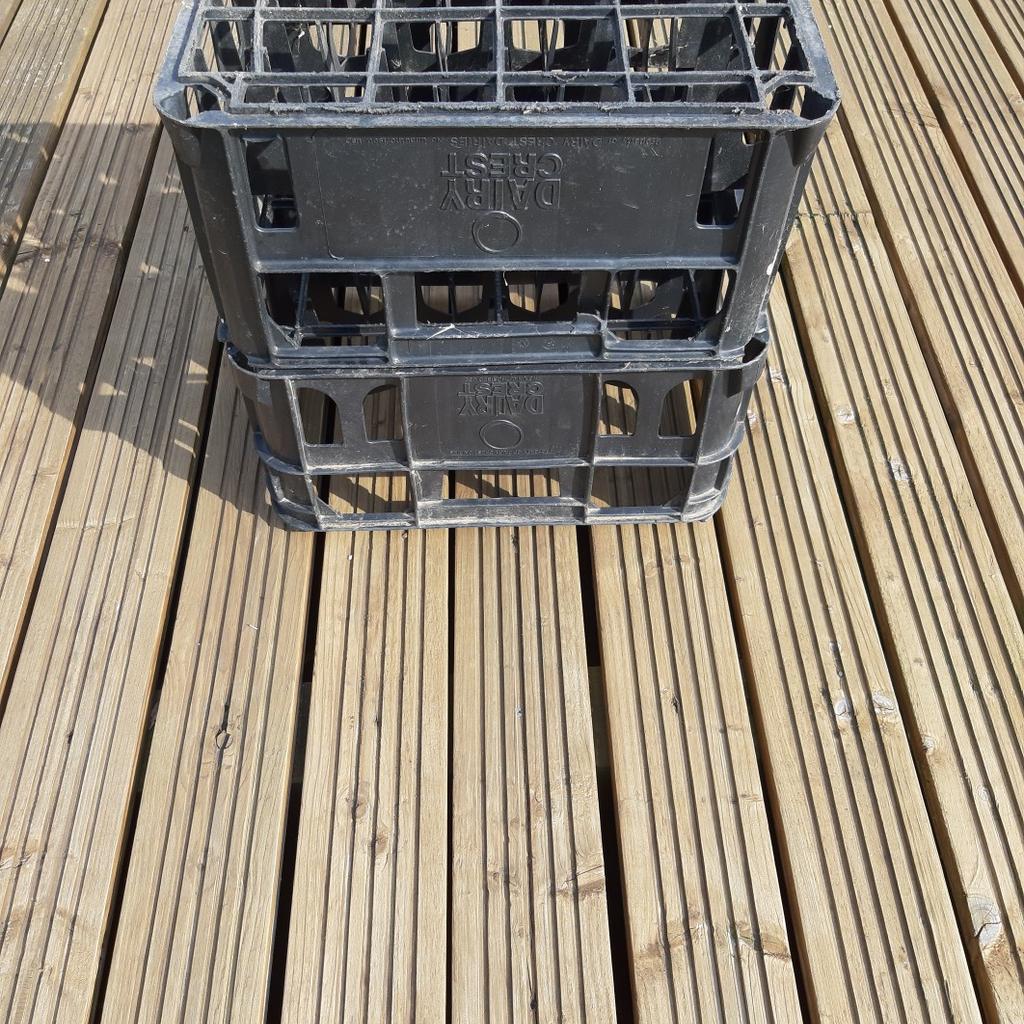 2 vintage milk crates free in Wakefield for free for sale Shpock