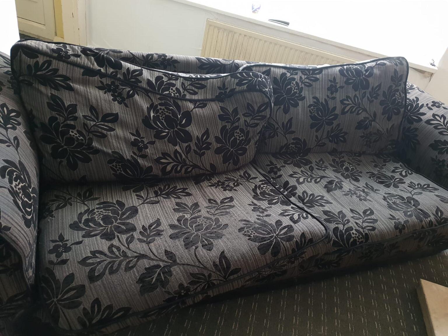 SOFAS in BD7 Bradford für £ 70,00 zum Verkauf Shpock AT