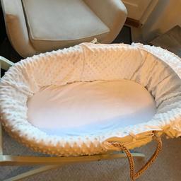 moses basket with stand