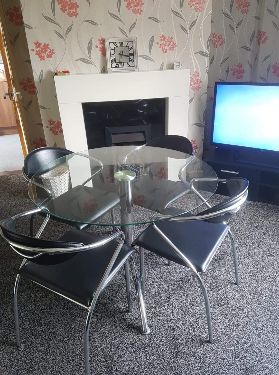 Dining Table & Chairs in LS10 Leeds for £50.00 for sale Shpock