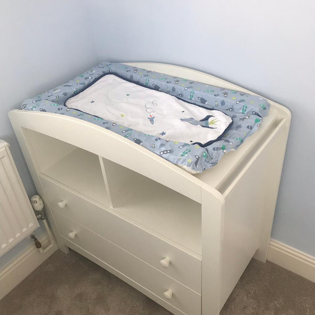 Baby changing outlet table mothercare