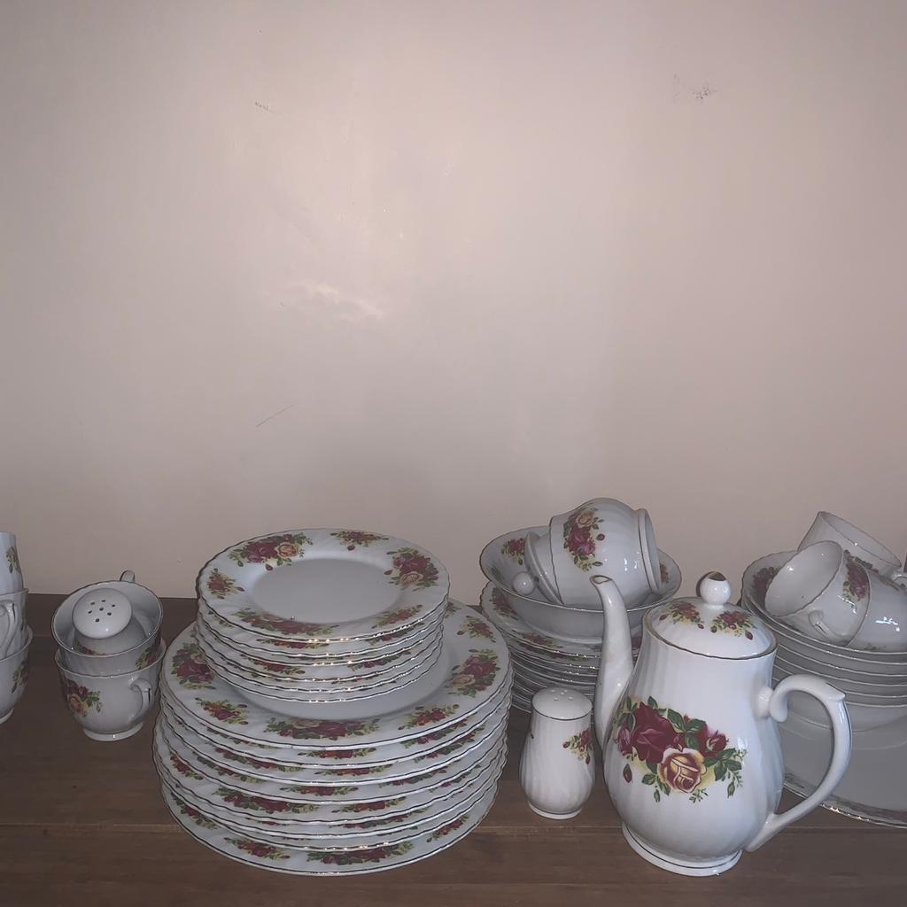 Royal Norfolk roses China dinner service in Rotherham for £30.00 for sale Shpock