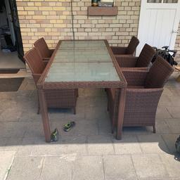 Gartentisch Polyrattan 190x90 cm, mit Glasablagen,
+ 8 Stühle, ein Tischbein leicht geknickt siehe Bild