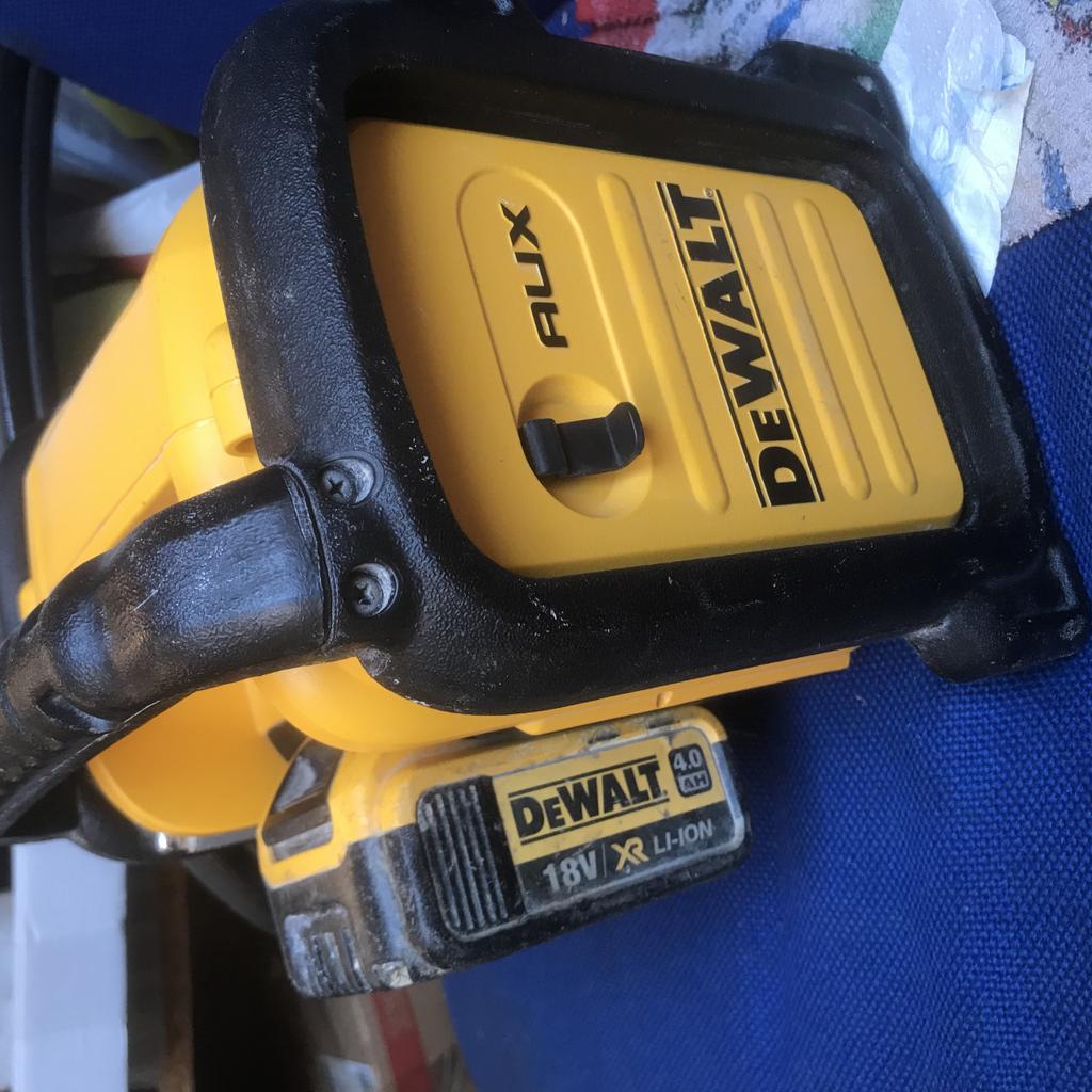 Dewalt DCR021 DAB+ FM site radio bare unit in ME10 Swale für 60,00