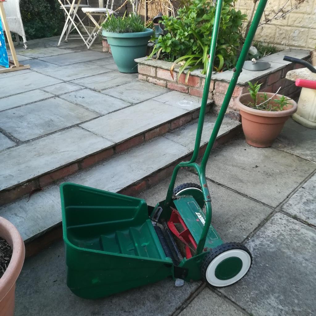 QUALCAST PUSH LAWN MOWER lawnmower in PR9 Sefton für £ 25,00 zum Verkauf Shpock AT