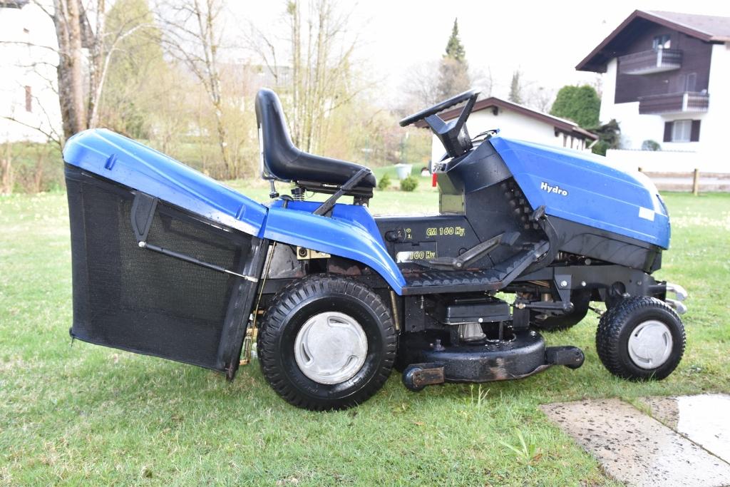 Rasentraktor Aufsitzmäher 2 Messer 2Zylinder in 83708 für 1.100,00