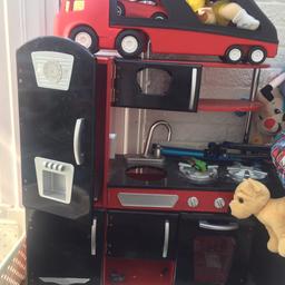 Toy wooden kitchen
Has had fablon put on it
Lovely little kids toy will clean before collection
Delivery will be a extra £5 aslong as local