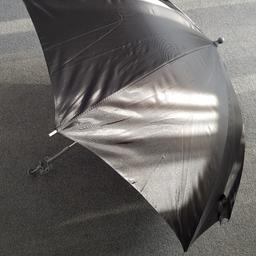 Black parasol with G clamp that fits on garden chair or lounger
Only used a few times so still in great condition
Collection Braintree
OOS
