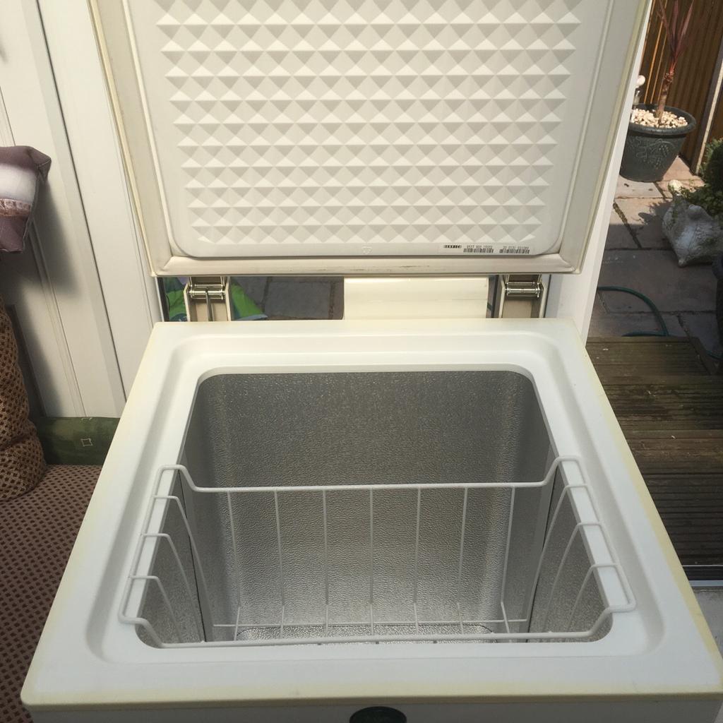 Iceland Small chest deep freezer in LE4 Leicester für £ 55,00 zum
