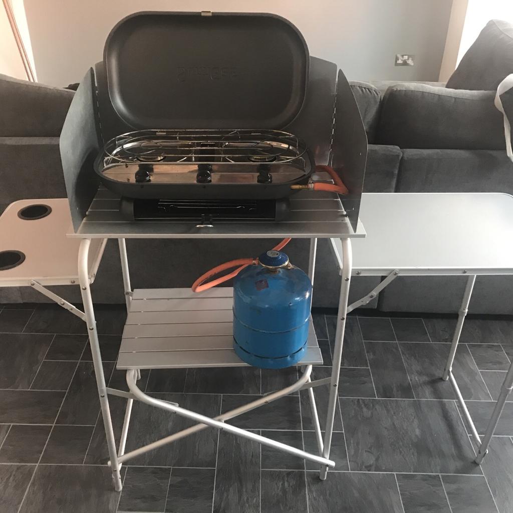 Sunn Gas Camping stove, gas bottle and table in B77 Tamworth für £ 65,00 zum Verkauf Shpock AT