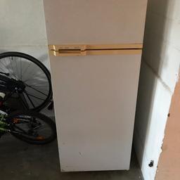 Zu verkaufen Kühlschrank mit Gefrierfach funktioniert einwandfrei