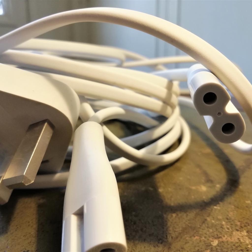 3 x Apple ECP Figure 8 Lead Power Cable Cord in W1H Westminster for £15 ...