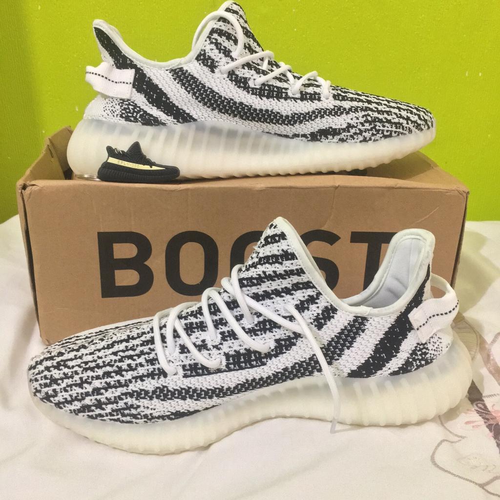 Foot locker yeezy 350 zebra on sale