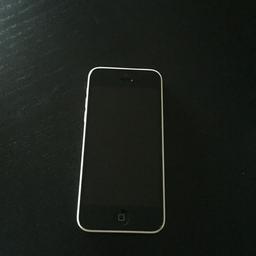 iPhone 5c usato, bianco batteria nuova appena cambiata, funzionante completamente. Condizioni buone. Pronto all’uso.