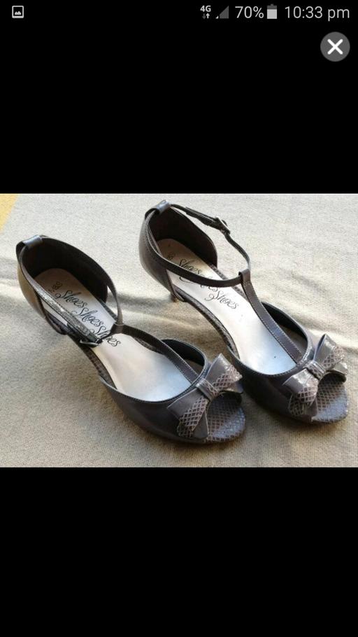 Buy & Sell North London Hoxton - North London - Photos for M&S Peep Toe Grey Bow Sandals Size 6 1/2