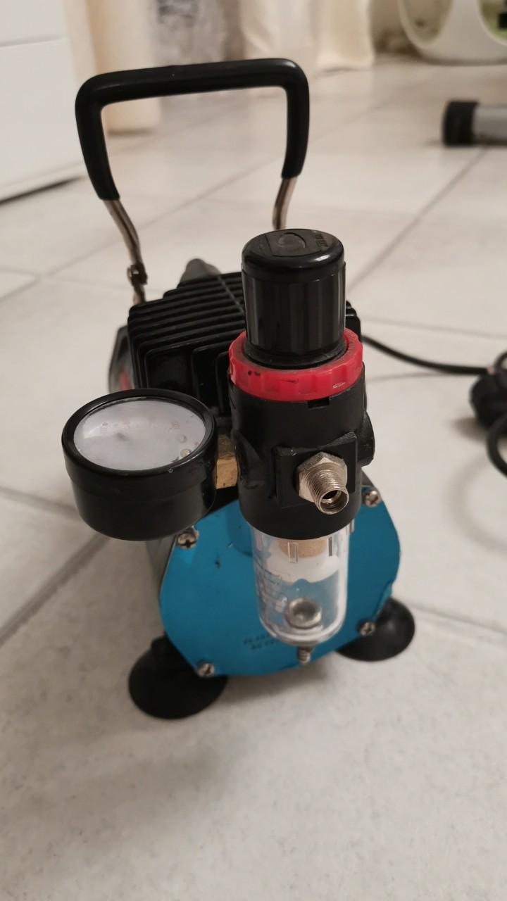 Airbrush-kompressor Rowi 148/23/1 in 74072 Heilbronn für € 10,00 zum ...