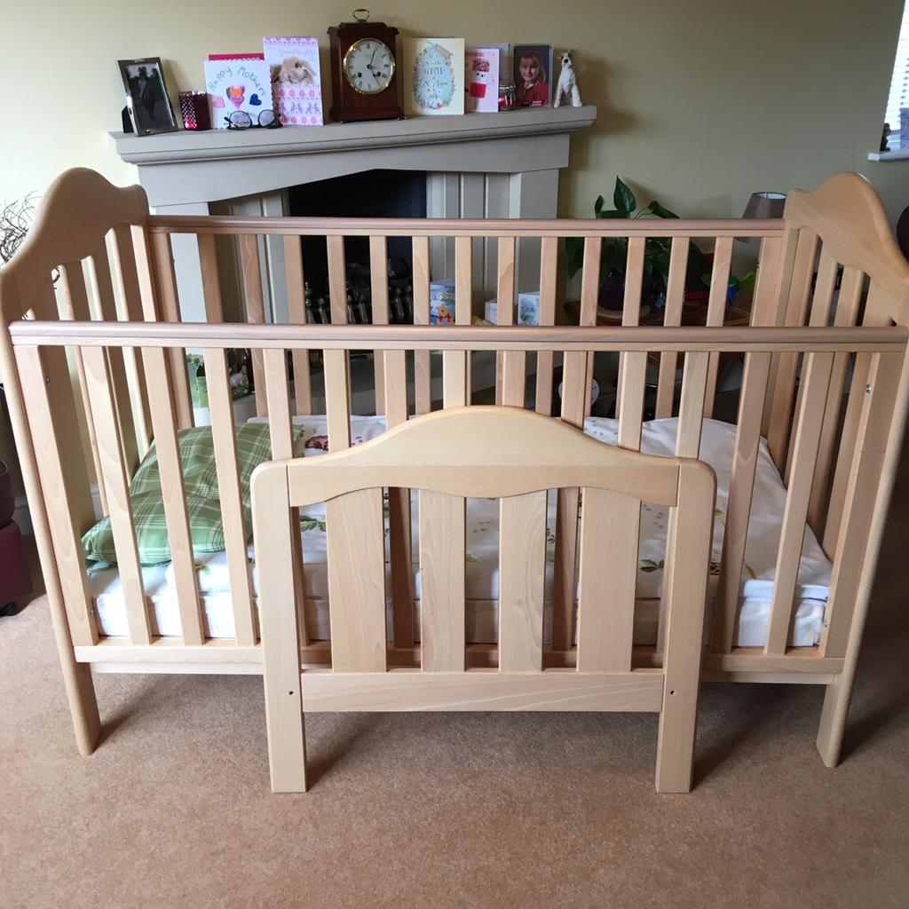 Mamas and papas lucia store cot bed