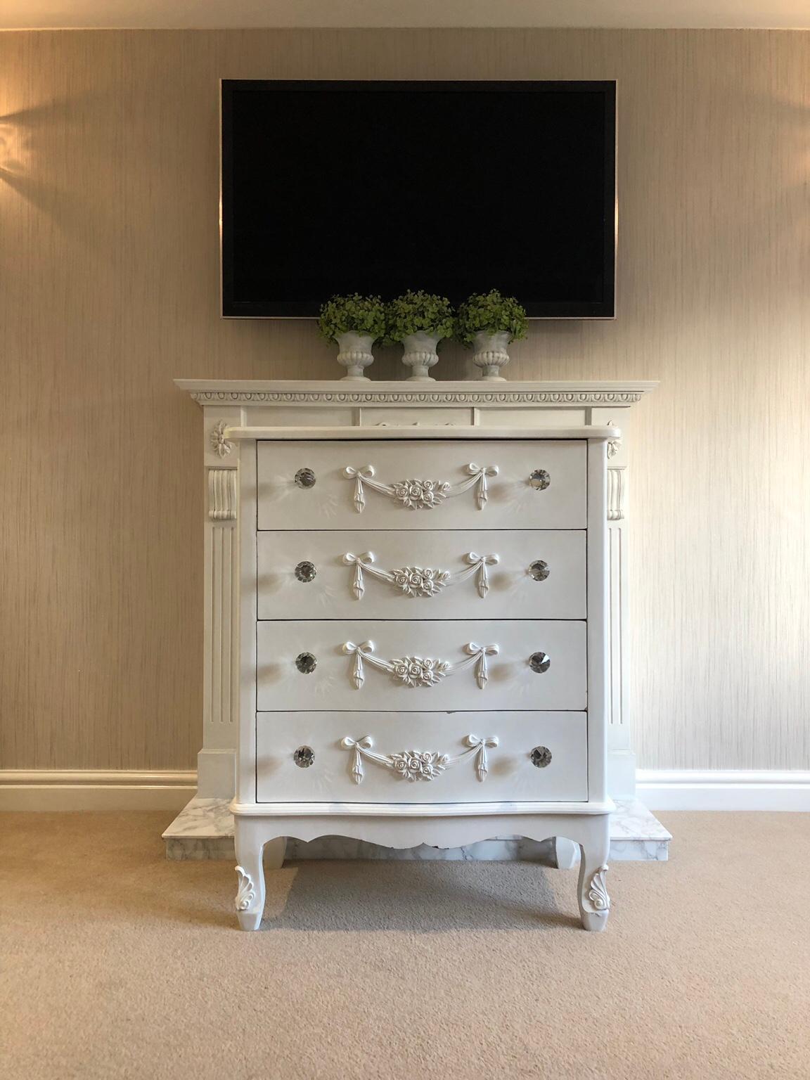 Dunelm white Toulouse 4 drawer in South Staffordshire für £ 85,00 zum Verkauf Shpock AT