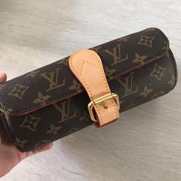 Monogram canvas LV watch case 

This is a watch case which can be also worn as a purse/ clutch because it’s quite big 

Measurements: 21 x 9 x 9 cm 

I bought it from a reseller so cannot confirm authenticity but there’s a code inside which I’ve uploaded photos of

It does not come with a box or dustbag and there’s no watch holder inside

UK Postage with Hermes tracked £5
International tracked £12
