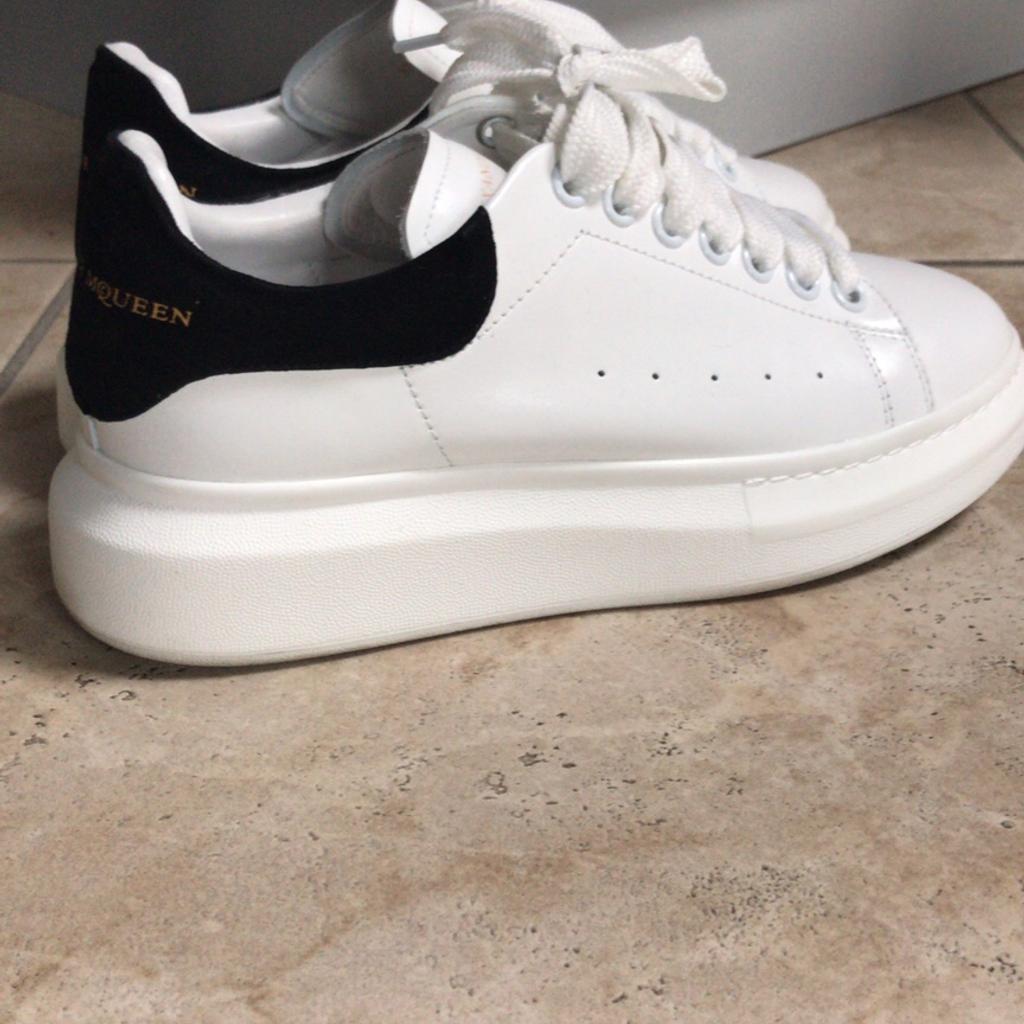 Alexander mcqueen hot sale sneakers indossate