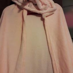 Very pretty peachy/pink colour. soft. bnwt unwanted gift