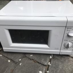 White microwave 
Buyer to collect from West Kingsdown