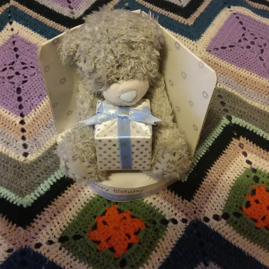 10 different me to you bears
open to offers for all of them or £1.50 each for small bears £2 for big ones.

Can post for p&p if buyer is using PayPal you must pay for everything including any fees

sas