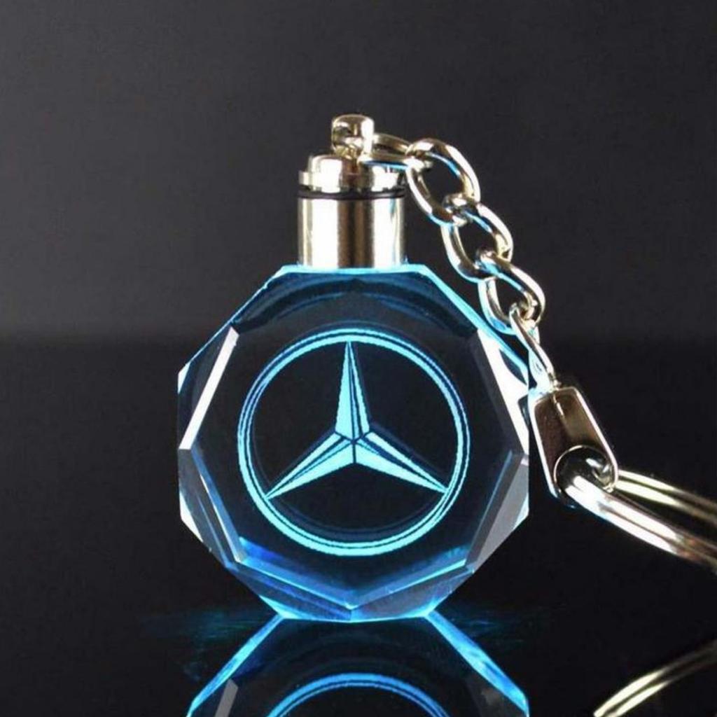 Mercedes Schlüsselanhänger- Kristall LED in 67657 Kaiserslautern für €  10,00 zum Verkauf
