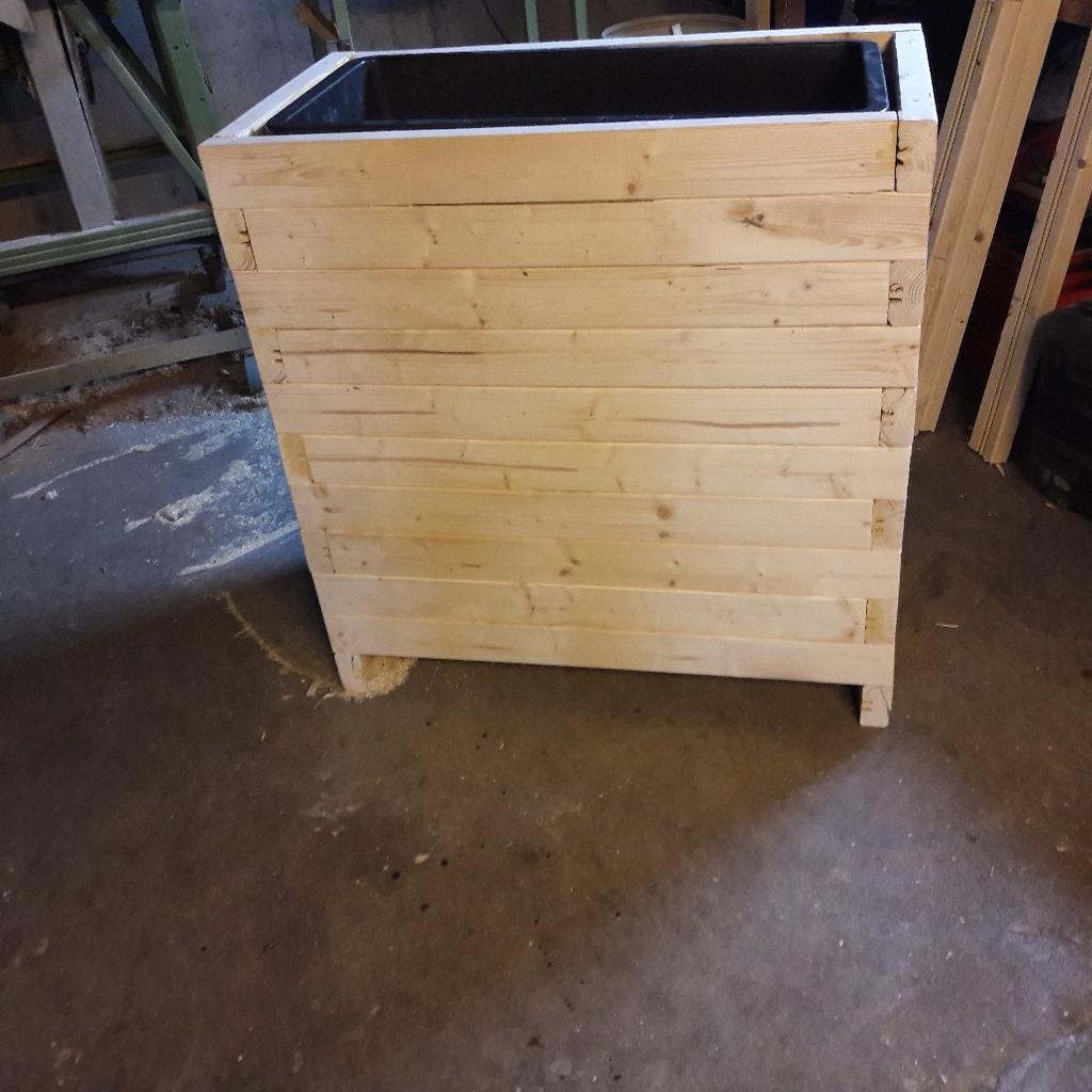 Hochbeet massiv aus Holz neuwertig in 6870 Reuthe for €50.00 for sale