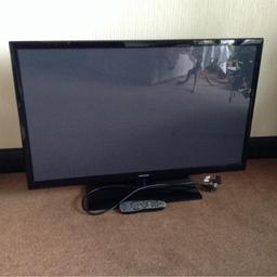 Samsung TV 43 inch power lead and remote control perfect
Working order on stand more details in picture