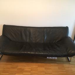 Echtleder Couch, sehr bequem und leicht. 200 breit, 100 tief. Muss weg, neue Couch kam heute 🙈 Preis reduziert auf 35.