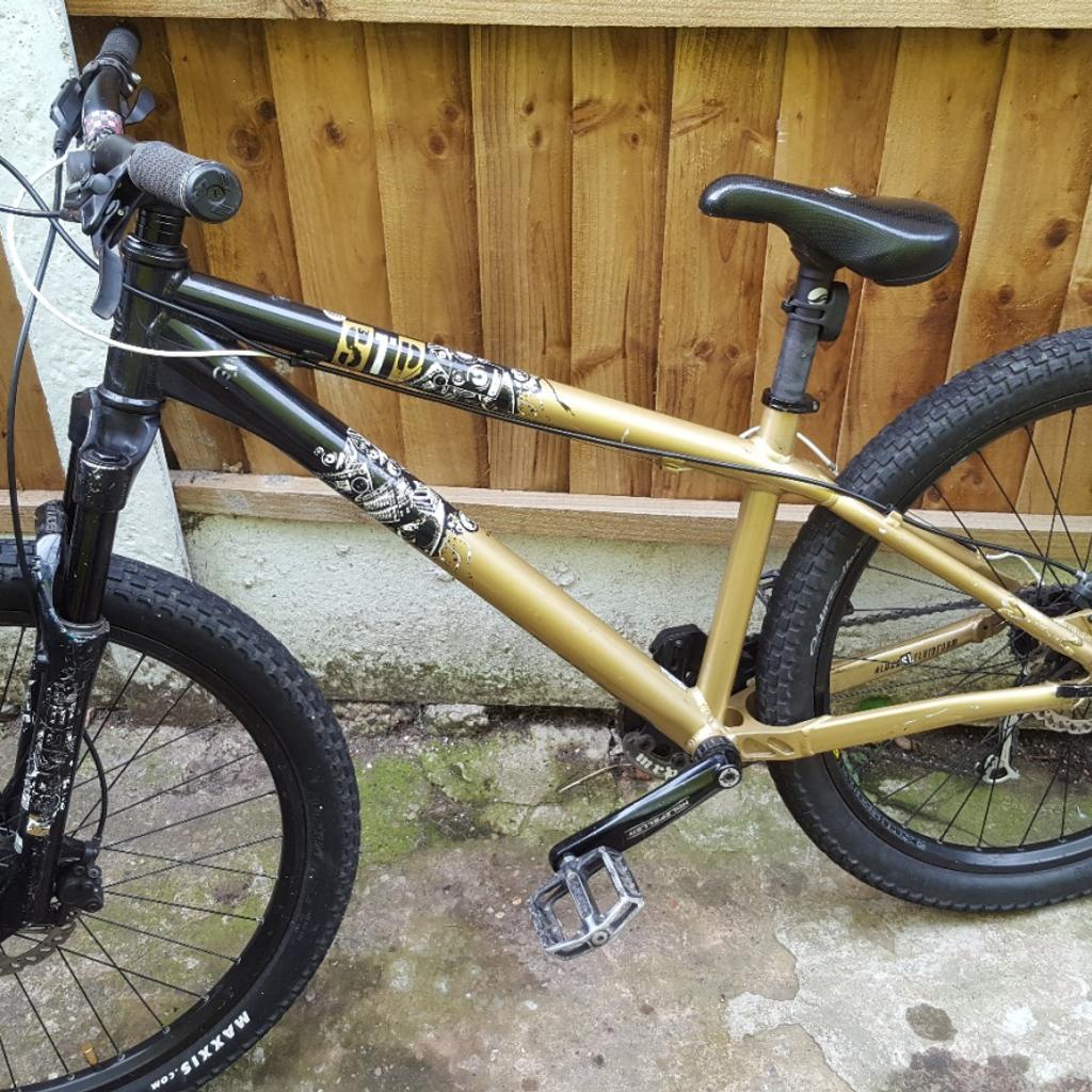 Giant stp 0 jump mountain bike in Walsall for 123.00 for sale